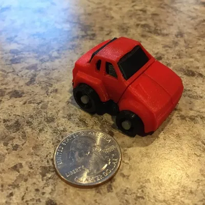 Robot biến hình xe hơi thập niên 80 có nắp chụp bánh xe