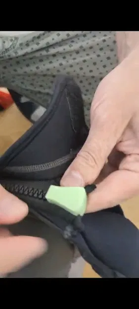 Sửa chữa khóa kéo cho bộ đồ Neopren - Image 1