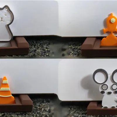 Đồ chặn cửa với hình figurine thay đổi hàng ngày