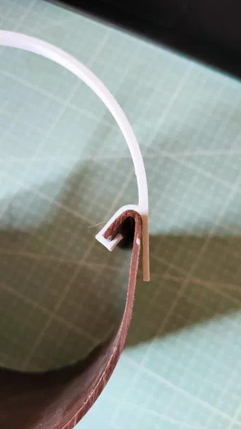 Giá đỡ cho máng ăn gà DN100 phù hợp với rãnh mái nhà - Image 3