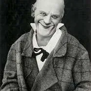 Tượng đài GROCK chú hề - nghệ thuật sắp đặt ngoài trời