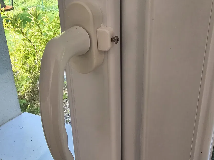 Chặn Cửa Sổ - Image 12