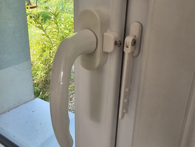 Chặn Cửa Sổ - Image 15