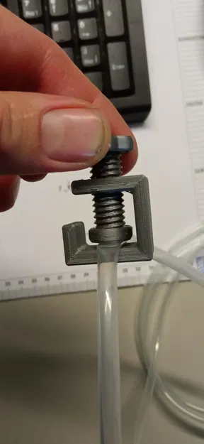 Kẹp ống cho dây hơi oxy 4x6mm - Image 1