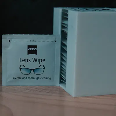 Giá đỡ khăn lau Zeiss 24 cho bảng ghim SKÅDIS của IKEA