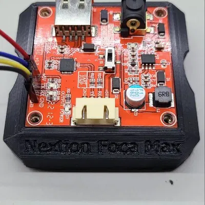 Giá đỡ máy tính để bàn Nextion Foca Max