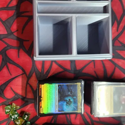 Hộp Đựng Bài Commander Fallout