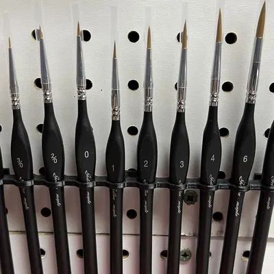 Giá đỡ cọ vẽ chi tiết cho bảng ghim 1 inch