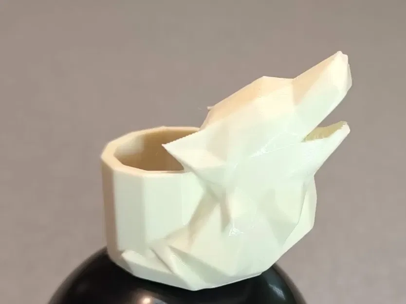 Đầu sói gào thét lowpoly cho khăn quàng cổ Cubscout - Image 1