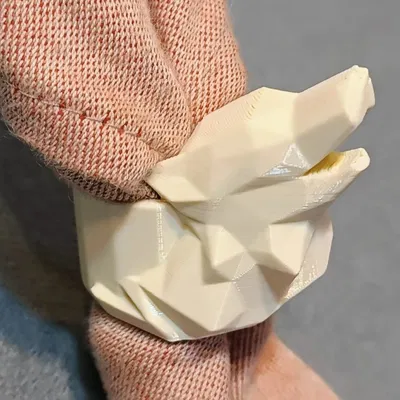 Đầu sói gào thét lowpoly cho khăn quàng cổ Cubscout