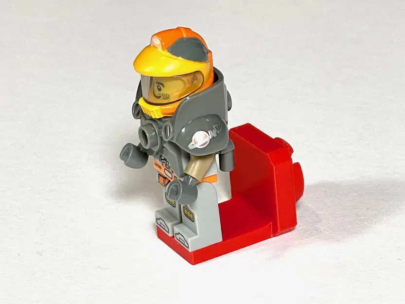 Giá đỡ nhân vật LEGO cho vỏ máy Cooler Master QUBE-500 - Image 1