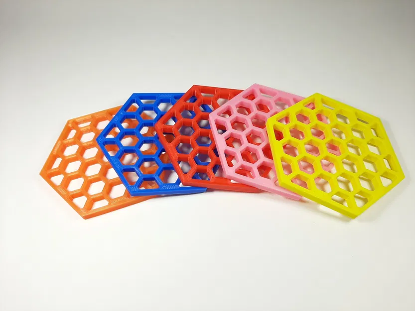 Đế Lót Ly Họa Tiết Lục Giác & Hộp Đựng - Image 1