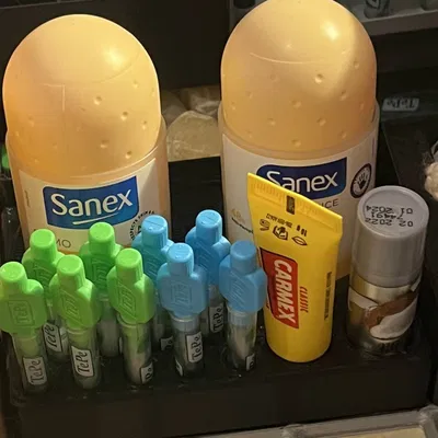 Giá đỡ 2 chai lăn khử mùi và bàn chải TePe cho #Gridfinity