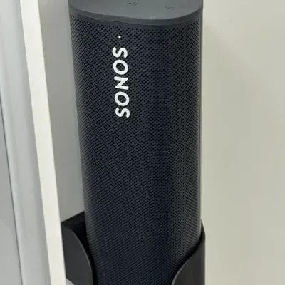 Mô hình 3D giá treo tường dọc cho Sonos Roam