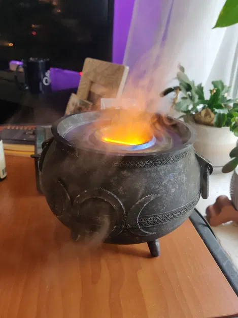 Bộ khuếch tán tinh dầu hình nồi phù thủy Halloween - Image 1