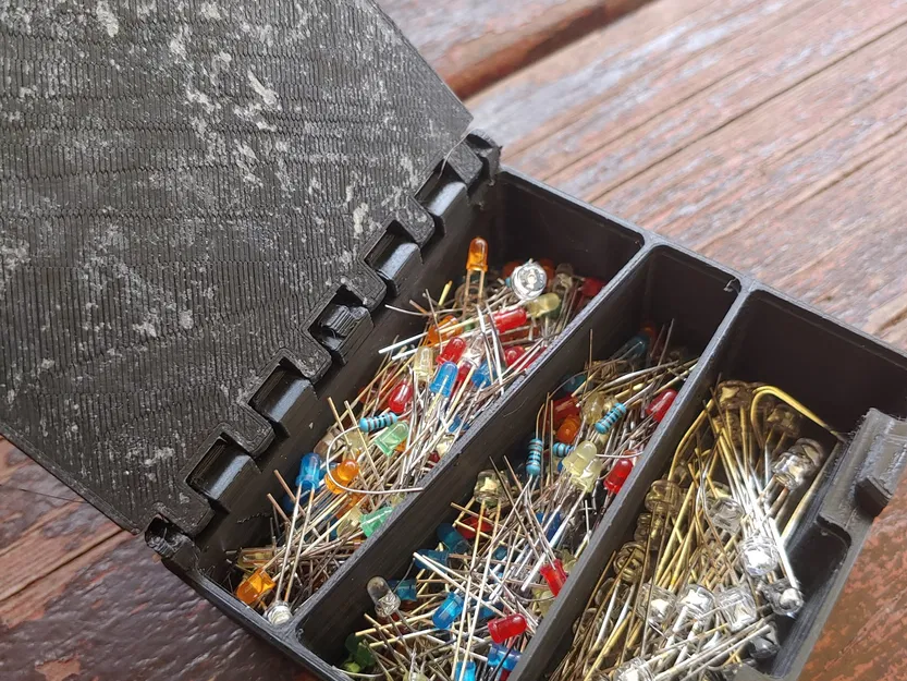 Hộp 3 ngăn Gridfinity Go! 2x2x6 với chốt pin filament - Image 1