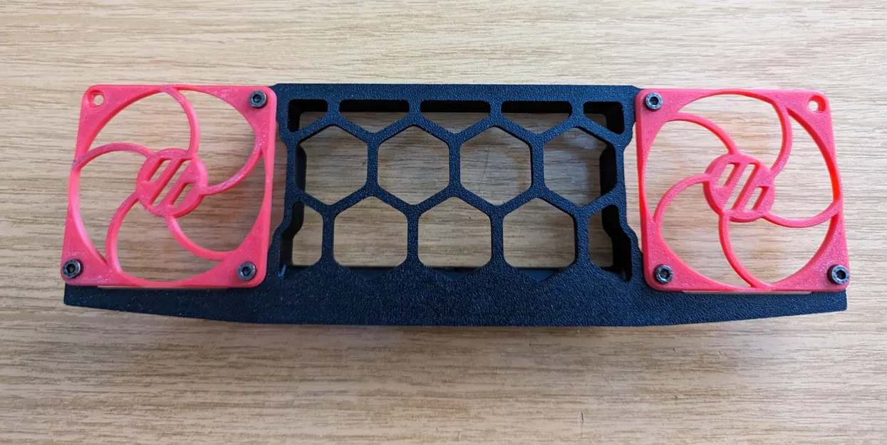 Giá đỡ quạt giữa rộng cho Voron 2.4 với vỏ bên - Image 1