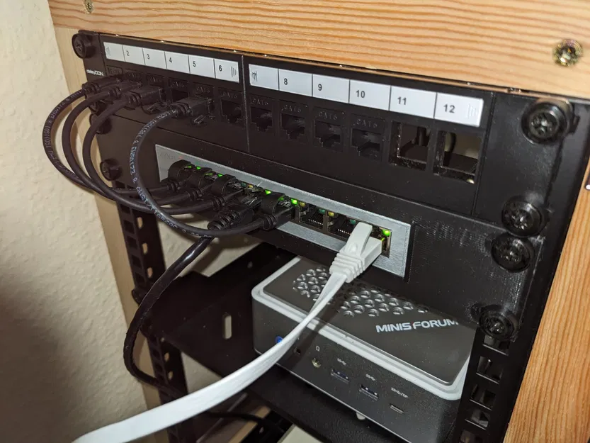 Giá đỡ Zyxel SG1200-8 Gắn Tủ Rack 10 Inch - Image 1