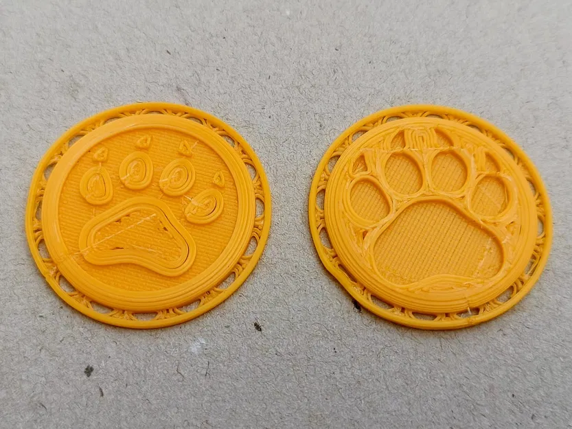 Huy hiệu Scout với dấu chân sói, sẵn sàng để may vào - Image 1