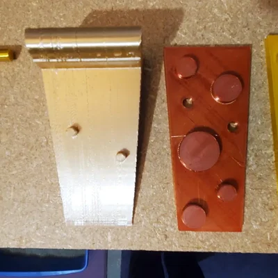 Giá đỡ cửa hình miếng pizza có vỏ nhồi phô mai