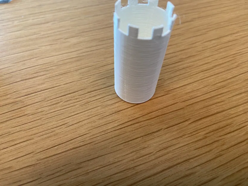 Bộ cờ vua du lịch siêu nhỏ gọn với các quân cờ xếp chồng - Image 5