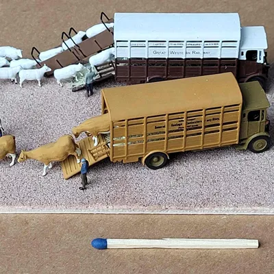 Xe tải vận chuyển gia súc Thornycroft JJ kiểu đôi tầng