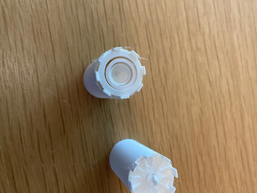 Bộ cờ vua du lịch siêu nhỏ gọn với các quân cờ xếp chồng - Image 11