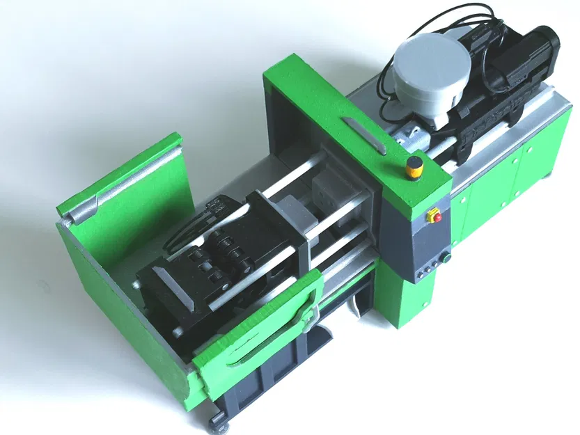 Mô hình máy ép nhựa ENGEL e-mac 170-50 tỷ lệ 1:20 - Image 4