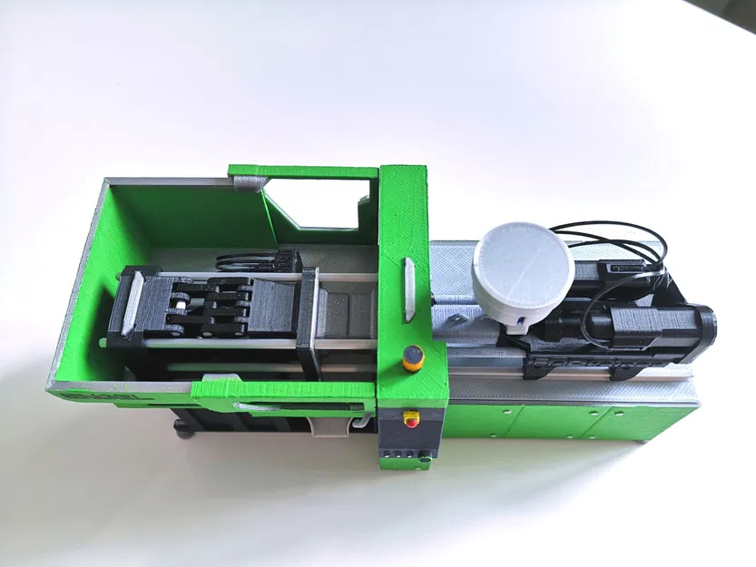 Mô hình máy ép nhựa ENGEL e-mac 170-50 tỷ lệ 1:20 - Image 6