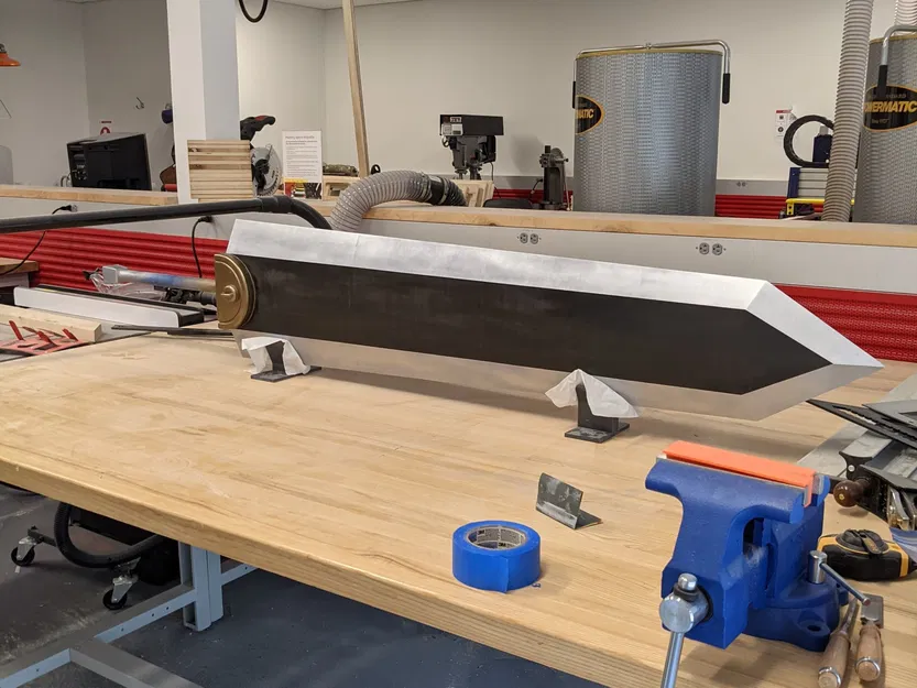 Kiếm Dragonslayer khổng lồ từ Berserk - Image 5