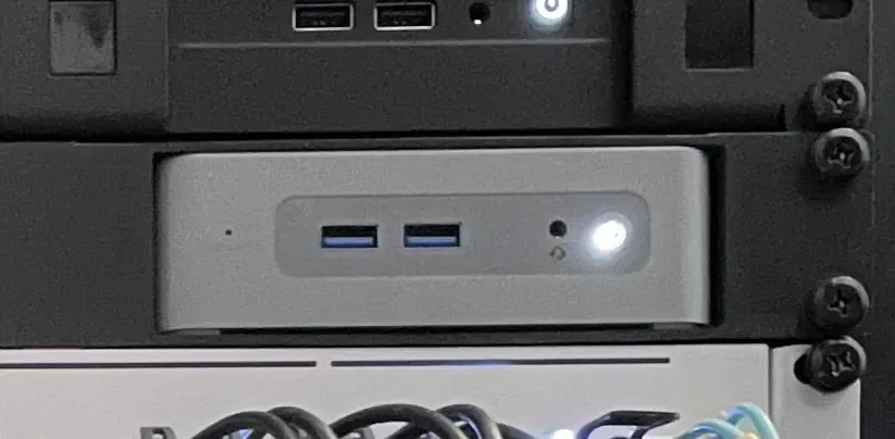 Giá đỡ lắp rack Beelink EQ12 cho máy tính mini 19 - Image 1