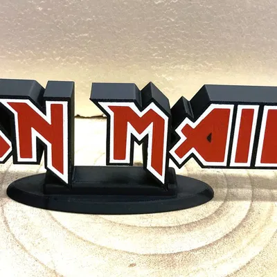 Biểu tượng logo Iron Maiden đa sắc màu cho tín đồ nhạc rock