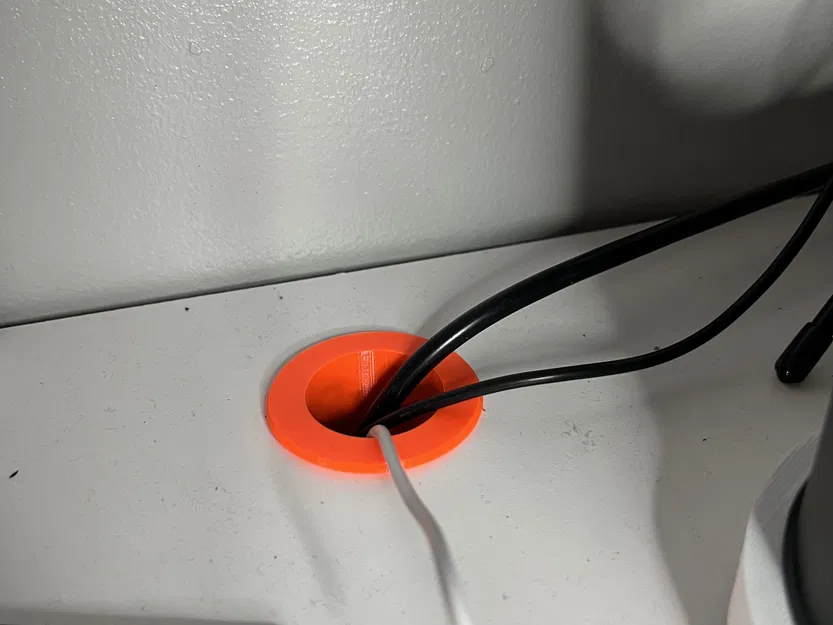 Grommet bàn làm việc 40mm với thiết kế cổ rộng - Image 1