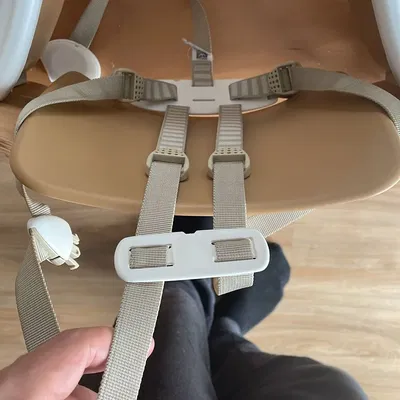 Giá đỡ dây an toàn cho ghế trẻ em Stokke