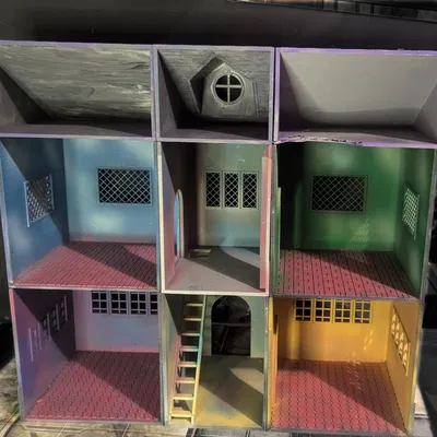 Nhà búp bê phong cách Tudor in 3D cho trẻ em