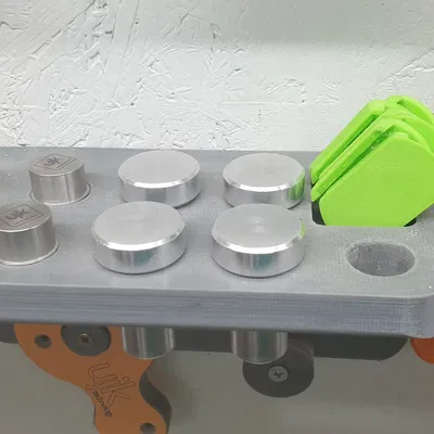 Giá đỡ chó UJK 20mm V2 treo tường với 9 lỗ và ngăn nhỏ