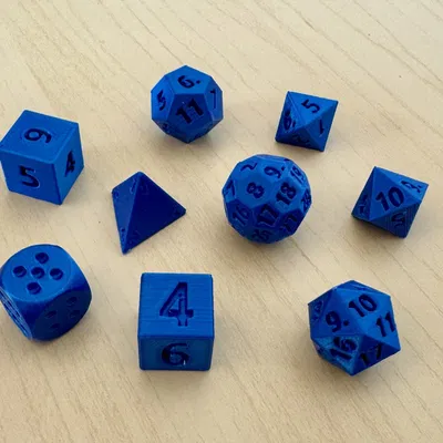 Bộ xúc xắc tiêu chuẩn với nhiều loại hình dạng khác nhau