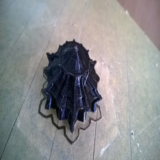 Cơ sở đèn lồng Gothic tái chế - Image 1