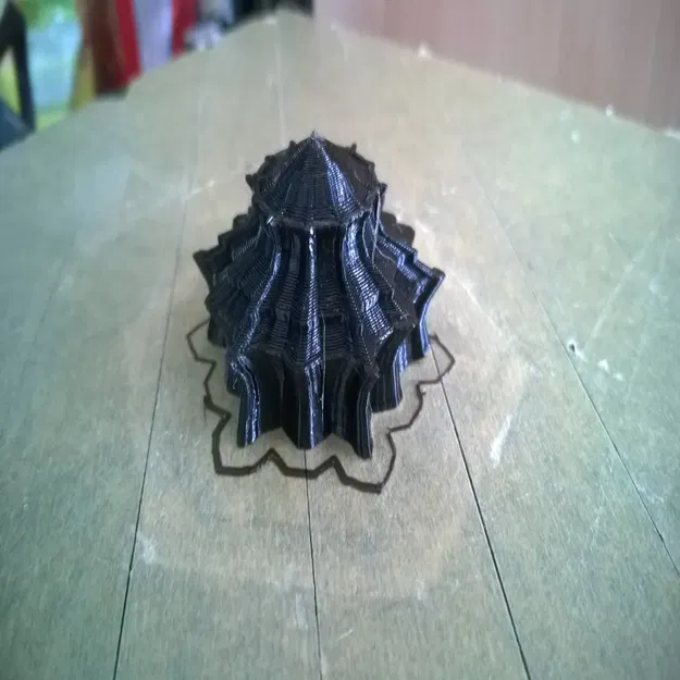 Cơ sở đèn lồng Gothic tái chế - Image 3