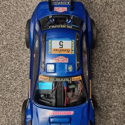 Quái thú rally với khung xe drift mạnh mẽ