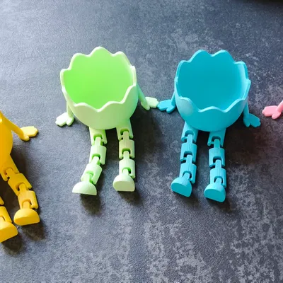 Cốc trứng với chân lắc lư cho dịp Phục Sinh