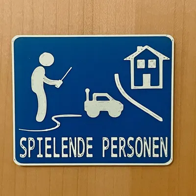 Biển Báo Người Đang Chơi, Đường Chơi Tỉ Lệ 1:10 RC Crawler