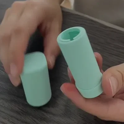 Son môi đồ chơi có thể thu vào cho trẻ em 7