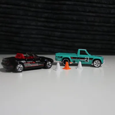 Nón giao thông tỉ lệ 1/64