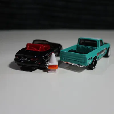 Nón giao thông tỉ lệ 1/64