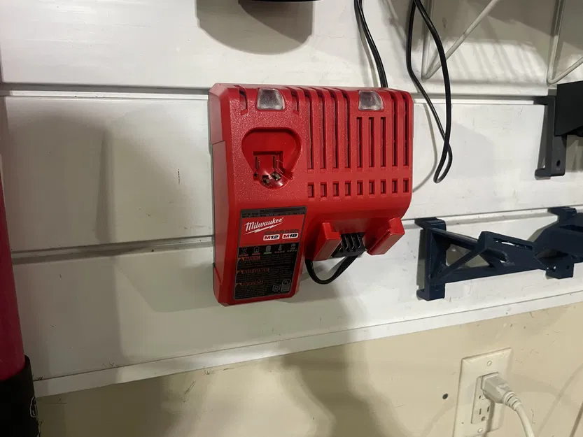 Giá Treo Sạc Combo Milwaukee M18/M12 Cho SlatWall - Image 1