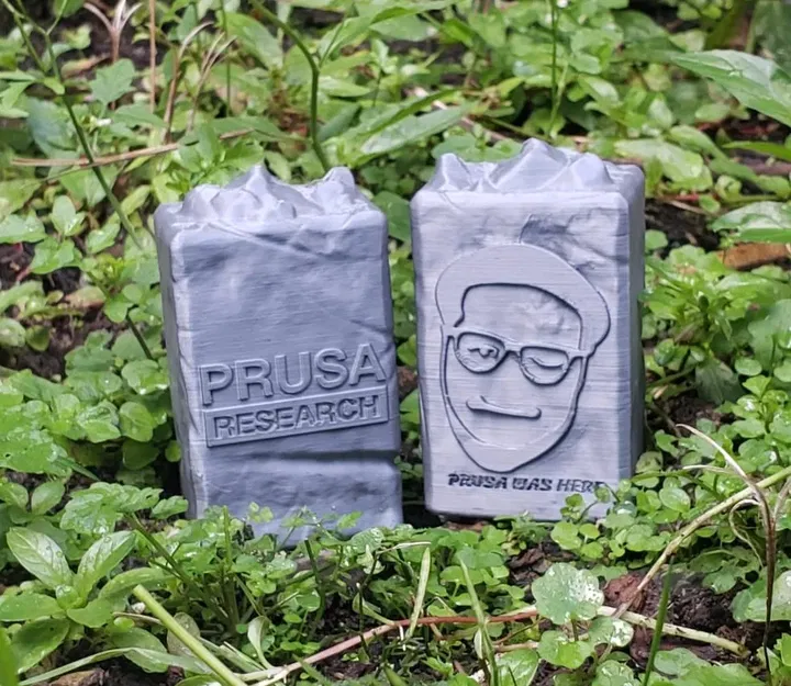 Tượng đài Prusa Research với khẩu hiệu "Prusa đã ở đây - Image 1