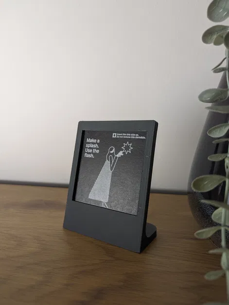 Giá đỡ ảnh Polaroid nhỏ gọn cho phim định dạng 600 - Image 1