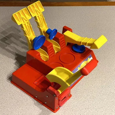 Bộ dụng cụ làm bánh hamburger Play-Doh được sửa chữa sau 30 năm