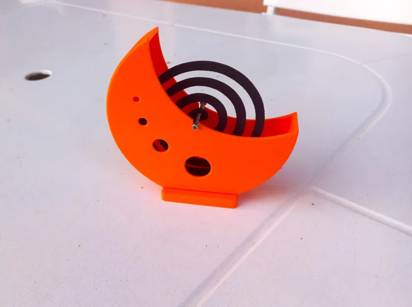 Chỗ Cắm Nhang Muỗi Hình Bán Nguyệt - Image 1